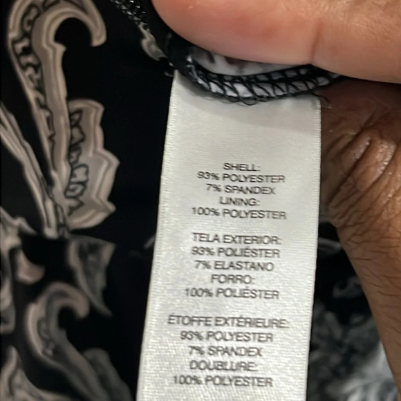 White House Black Market women’s paisley dress - Black and white size 2 - Picture 9 of 9